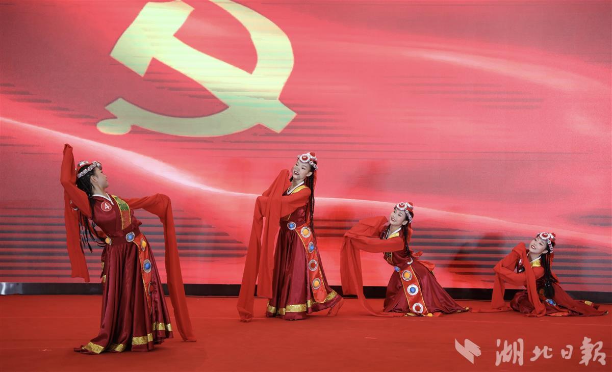 逃离废弃的建筑
